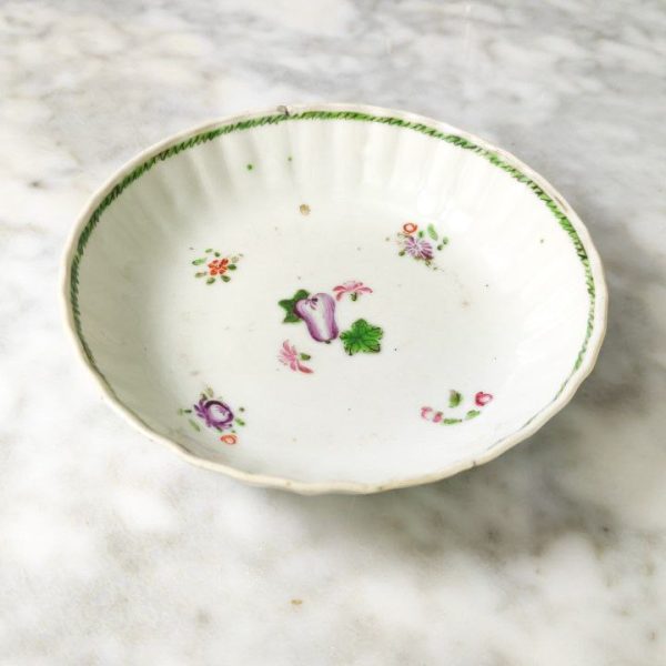 Plato Chino pequeño para té Periodo Qianlong o Jiaqing (1792-1820)