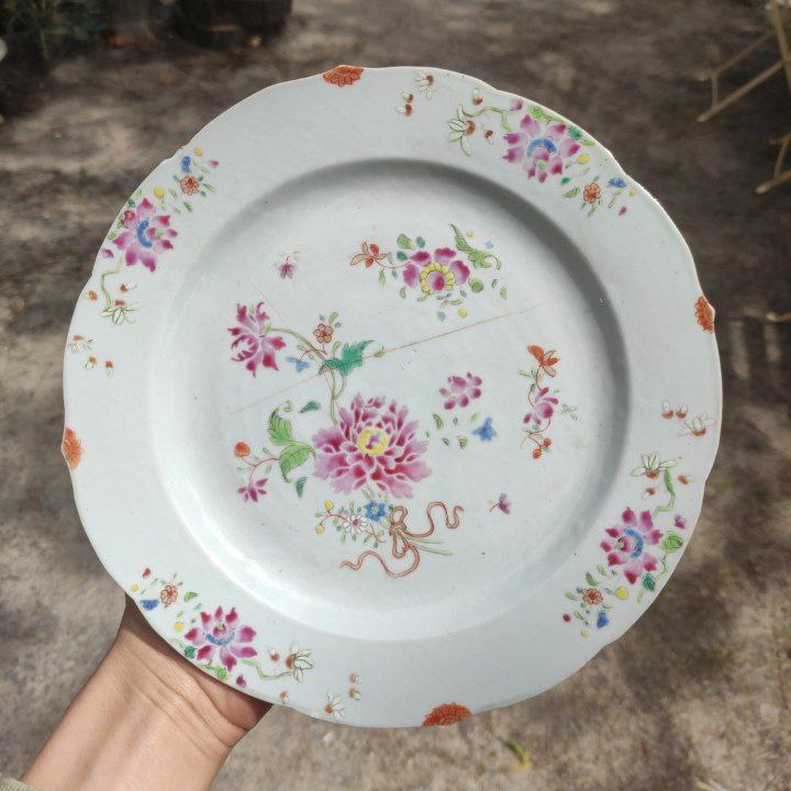 Plato Chino Periodo Yongzheng (1722-1735) Famille rose Compania de las Indias