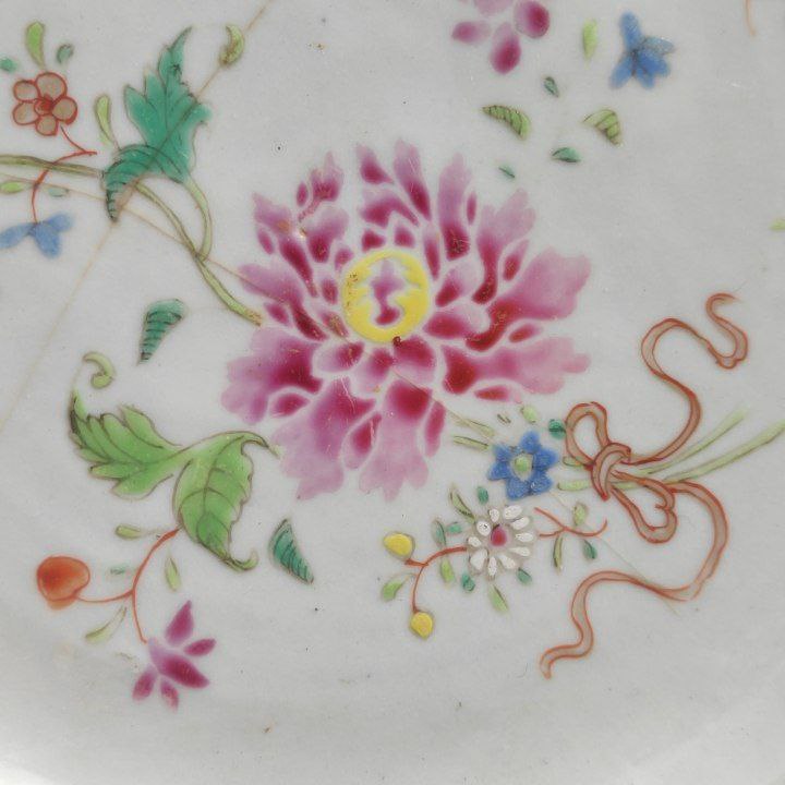 Plato Chino Periodo Yongzheng (1722-1735) Famille rose Compania de las Indias