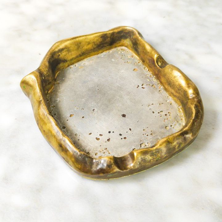 Cenicero David Marshall diseño Brutalista de los años 70