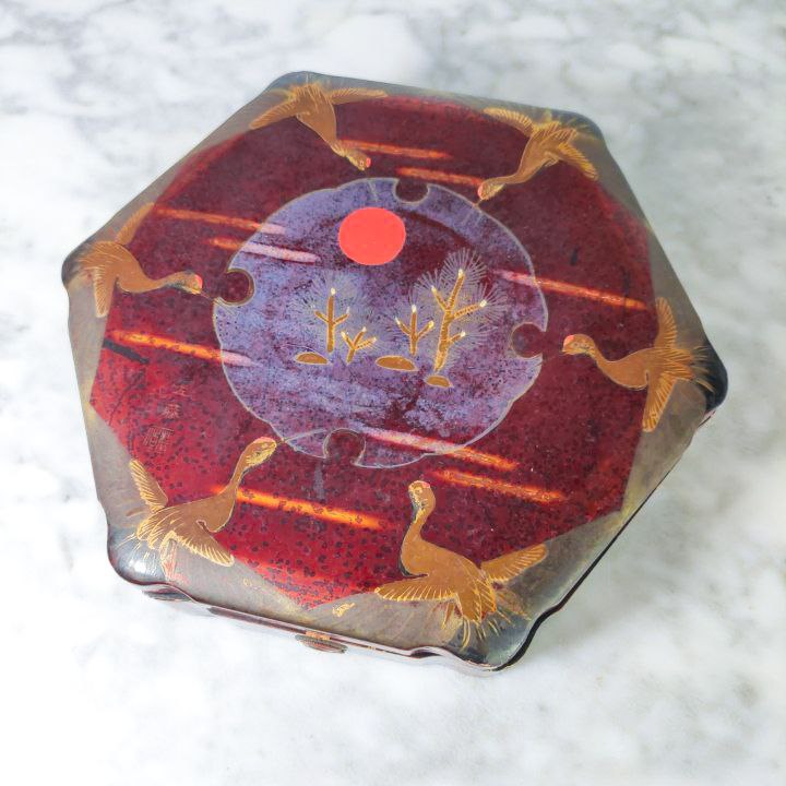 Caja lacada Japonesa del periodo Meiji (1868-1911) hexagonal grande