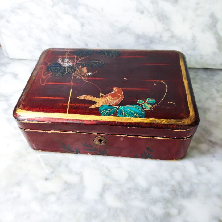 Caja lacada Japonesa del periodo Meiji (1868-1911) rectangular