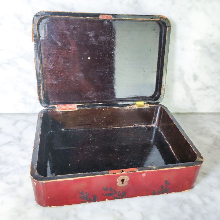 Caja lacada Japonesa del periodo Meiji (1868-1911) rectangular