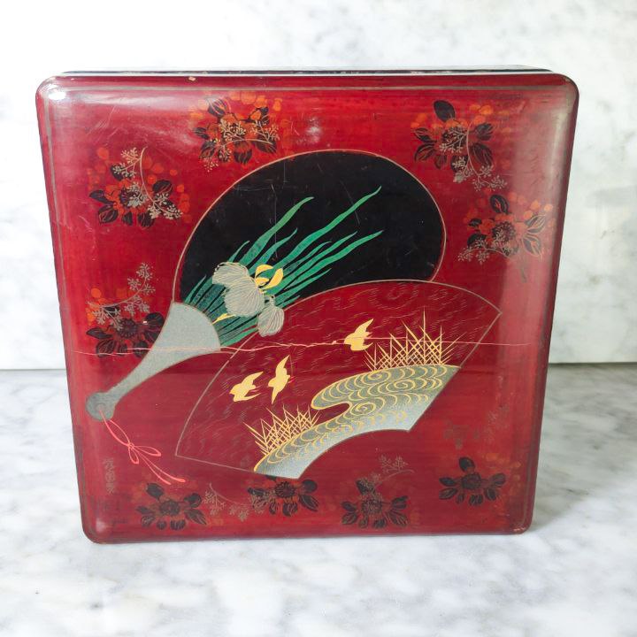 Caja lacada Japonesa del periodo Meiji (1868-1911) cuadrada grande