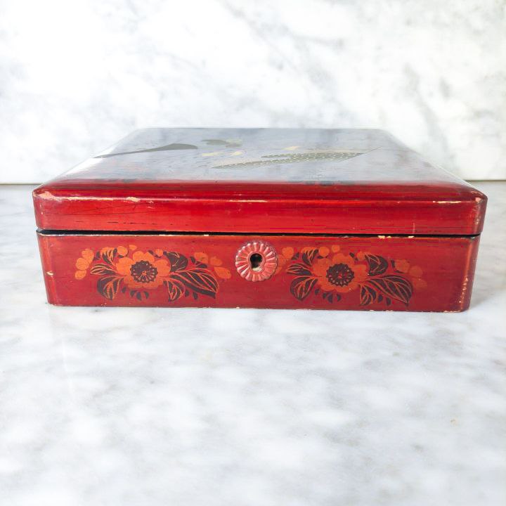 Caja lacada Japonesa del periodo Meiji (1868-1911) cuadrada grande