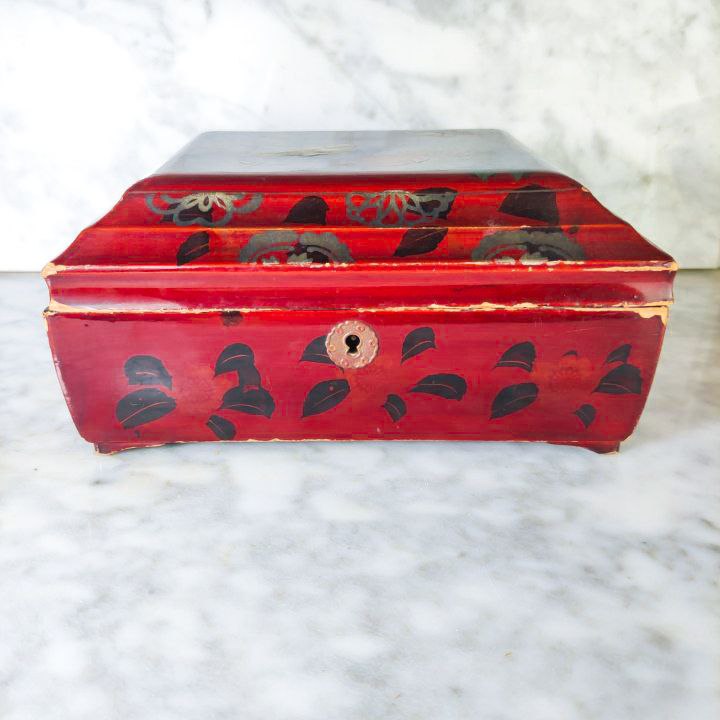 Caja lacada Japonesa del periodo Meiji (1868-1911) con llave