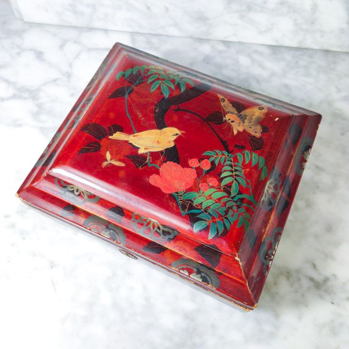 Caja lacada Japonesa del periodo Meiji (1868-1911) con llave