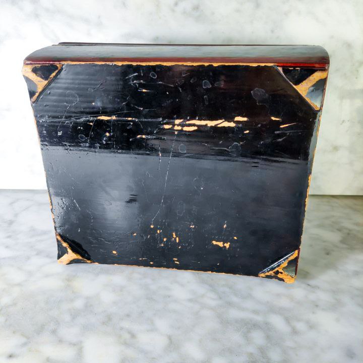 Caja lacada Japonesa del periodo Meiji (1868-1911) con llave