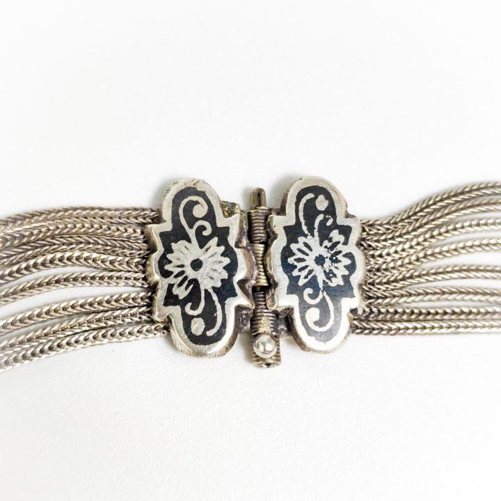 LOTE000175_02-1.jpg Collar de Plata antiguo para mujer con técnica artesanal del Niellado