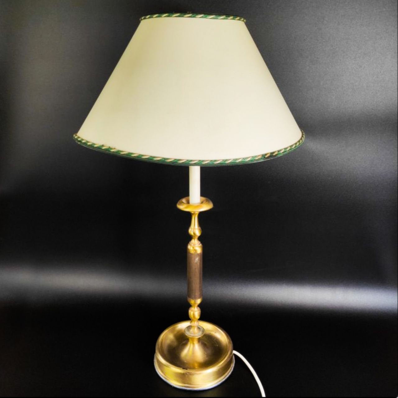 Lámpara de metal dorado vintage