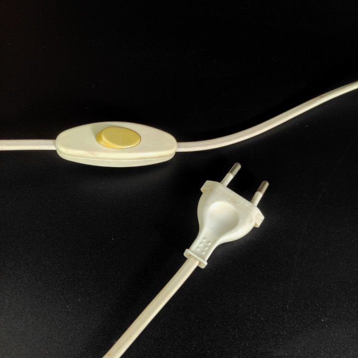 Lámpara de mesa, «Kvintol», estilo art deco, IKEA, años 90