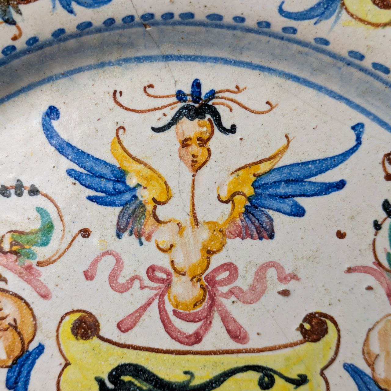 Plato italiano de Derutta estilo Grotesche Neorenacimiento Finales s.XIX