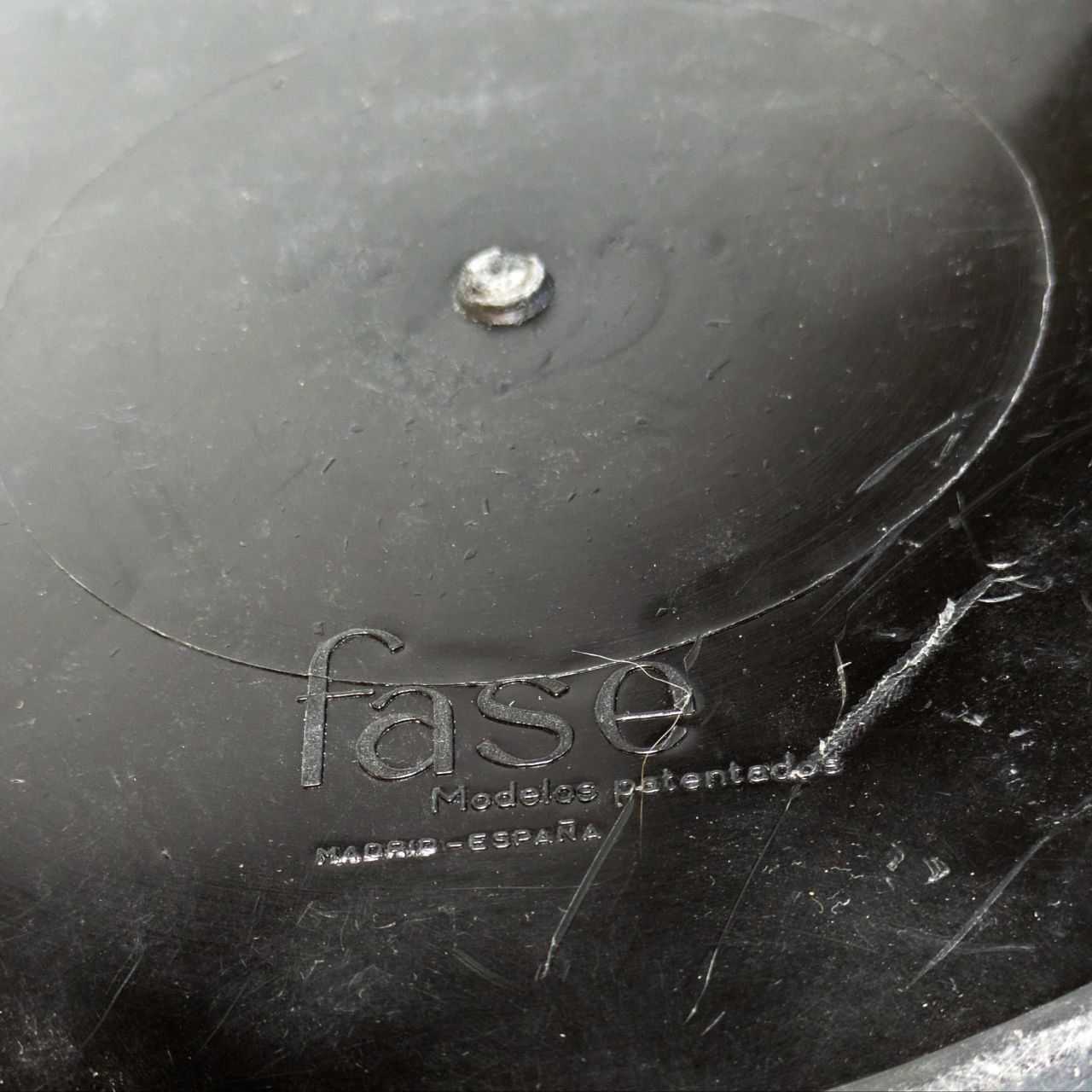 Lámpara Fase 520C negra diseño años 1970