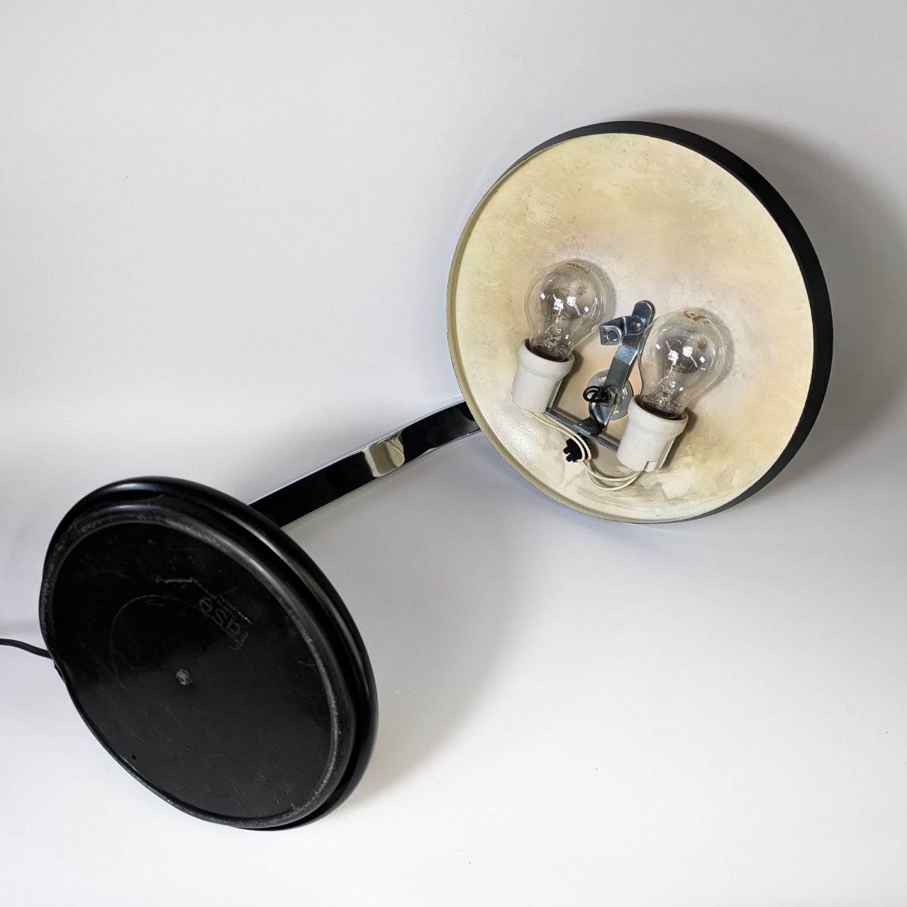 Lámpara Fase 520C negra diseño años 1970