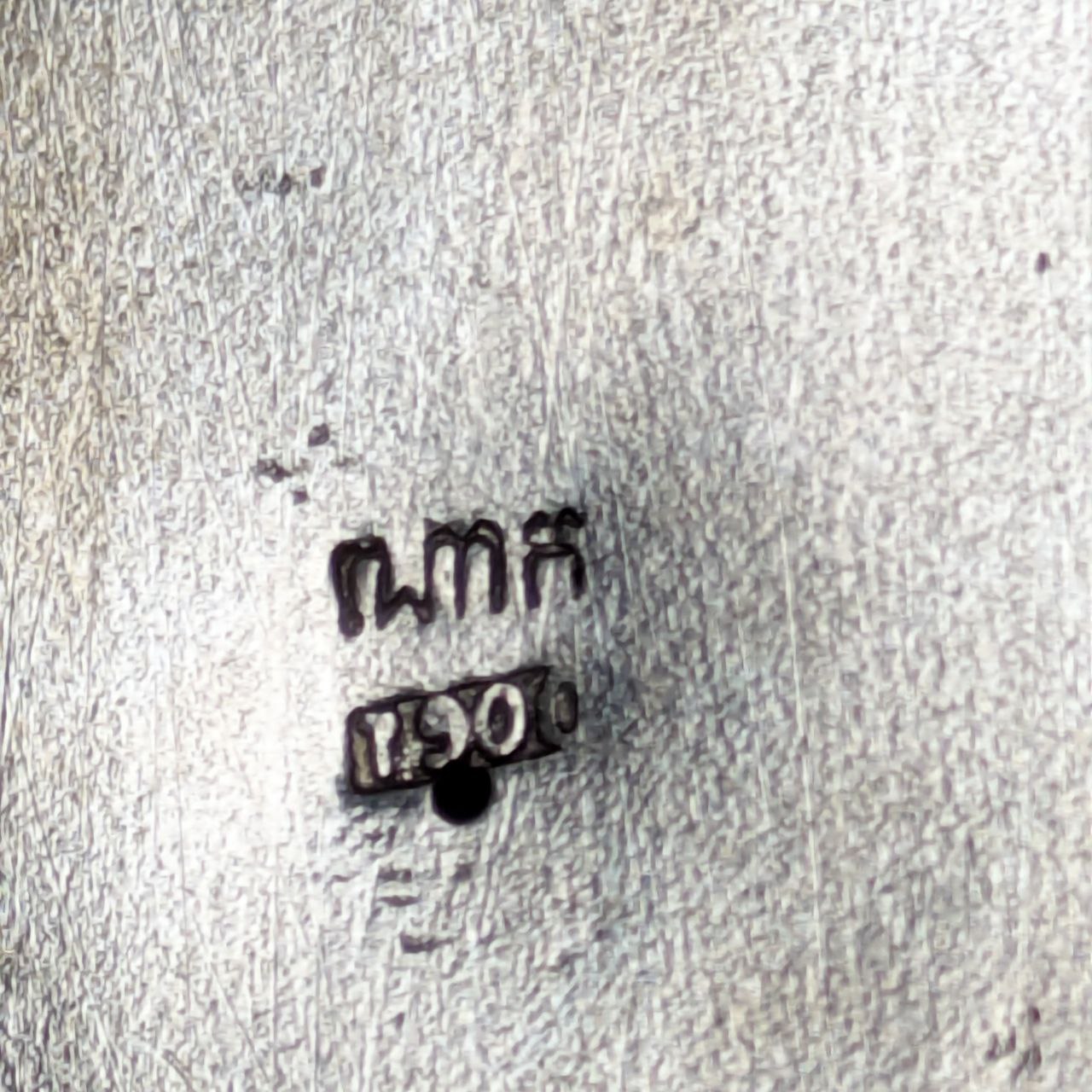 Caja Khmer de Cobre repoussé y Plata, Camboya