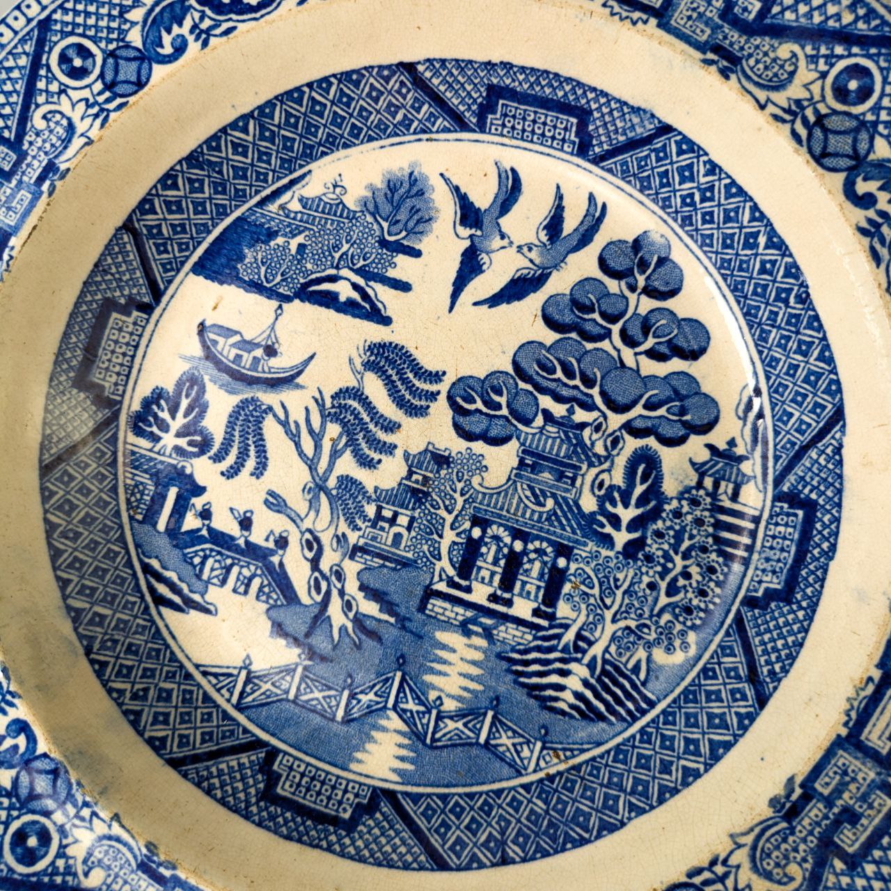 Pareja de Platos antiguos de loza Inglesa de finales del s.XIX con el patrón Blue Willow