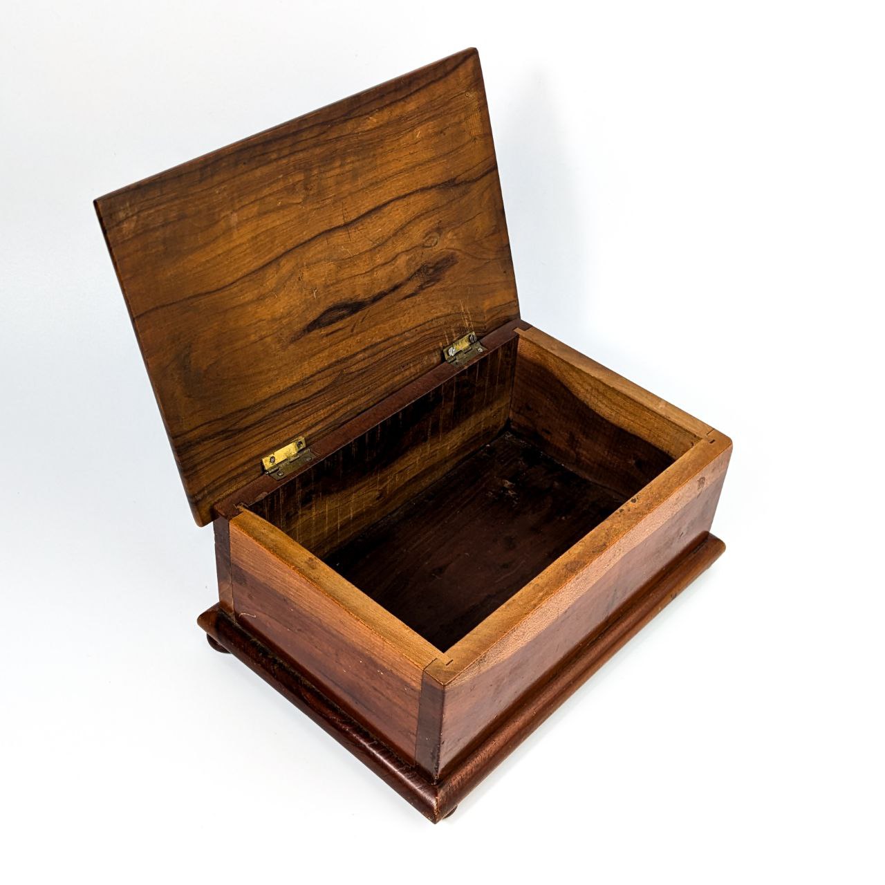 Caja de Recuerdos de Madera de nogal c.1960