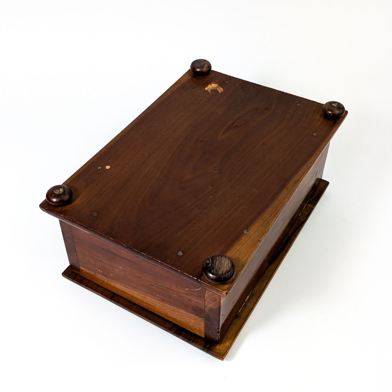 Caja de Recuerdos de Madera de nogal c.1960