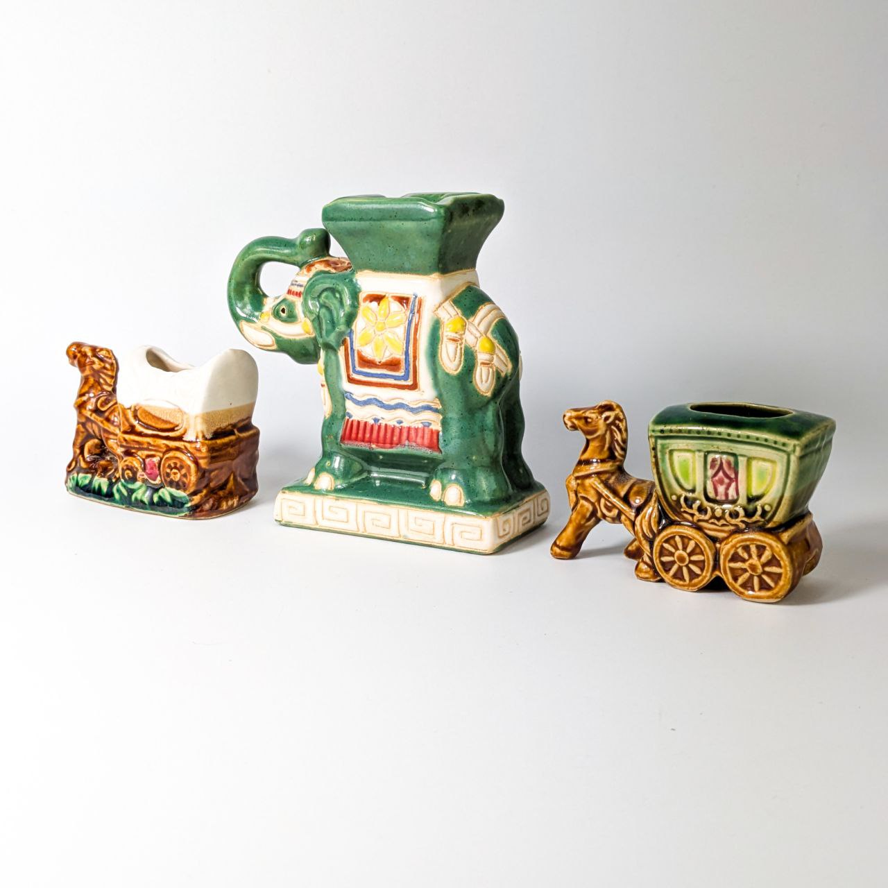 Dos caballos y un Elefante Chino c.1970