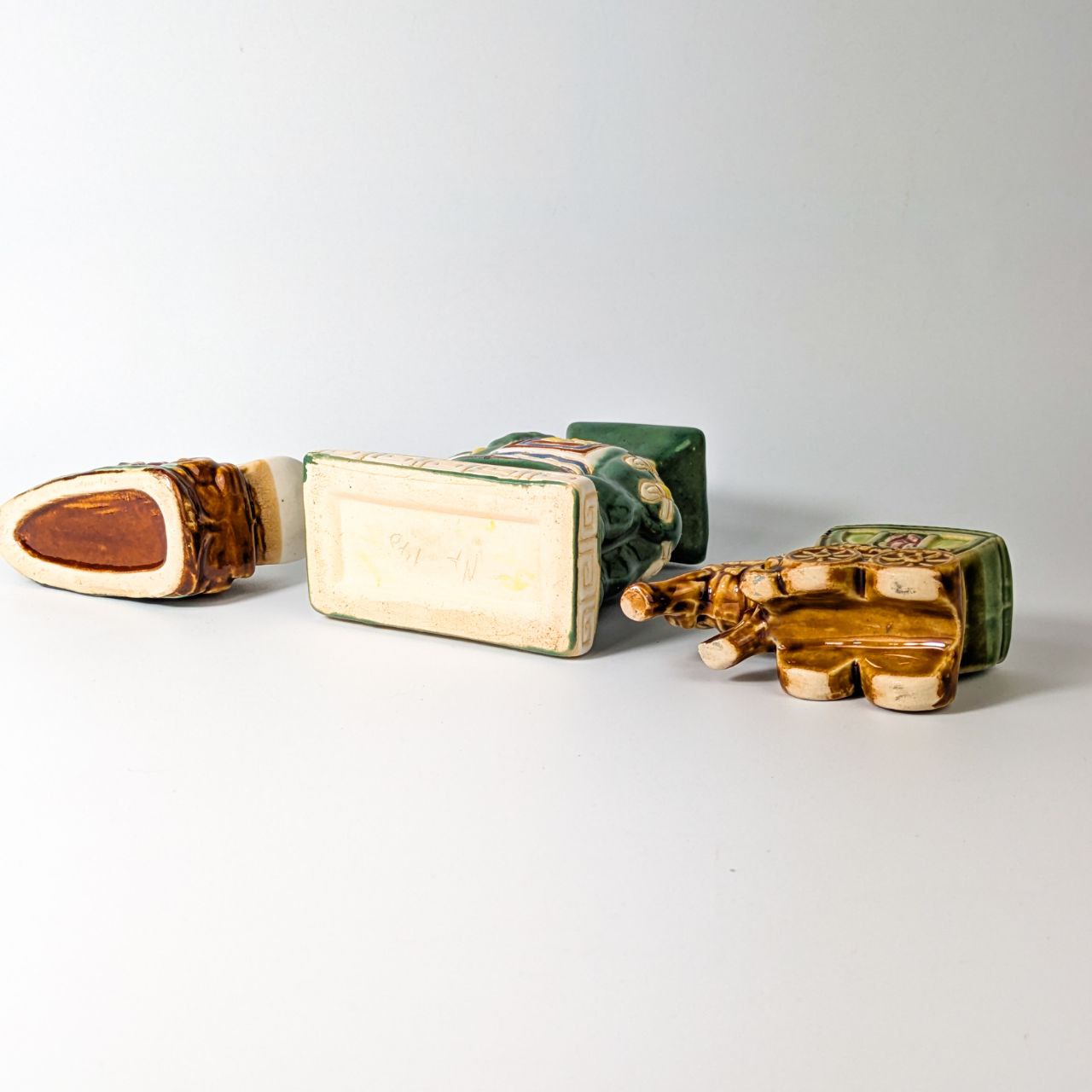 Dos caballos y un Elefante Chino c.1970