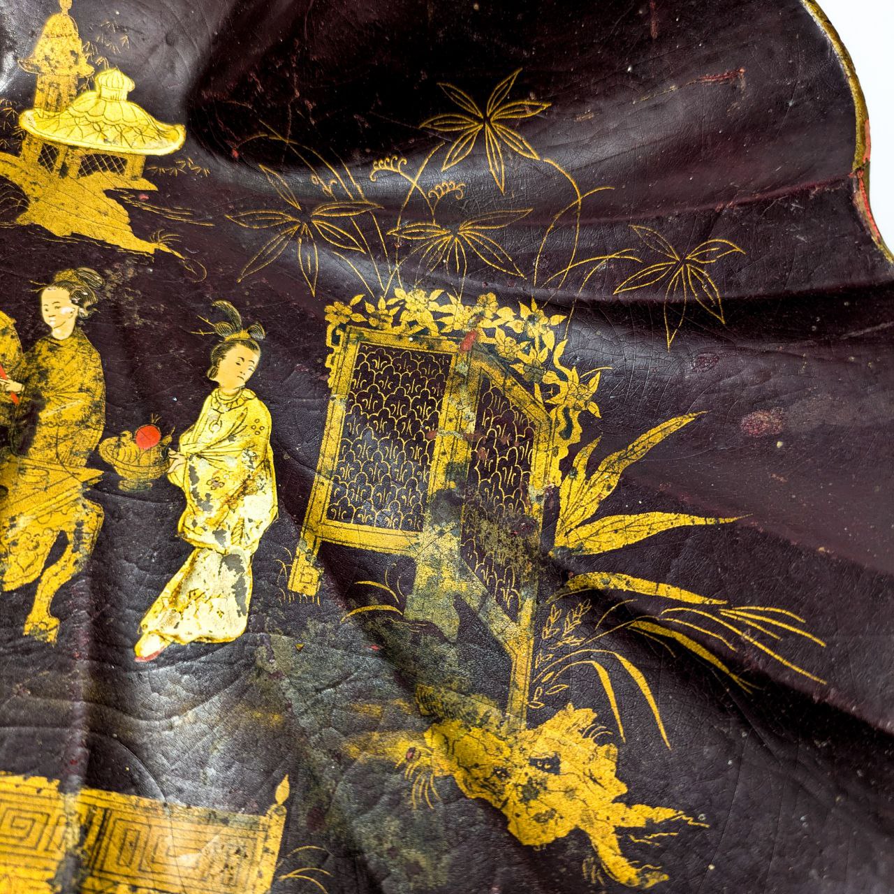 Vaciabolsillos de papier maché lacado Segundo Imperio Napoleón III c.1860