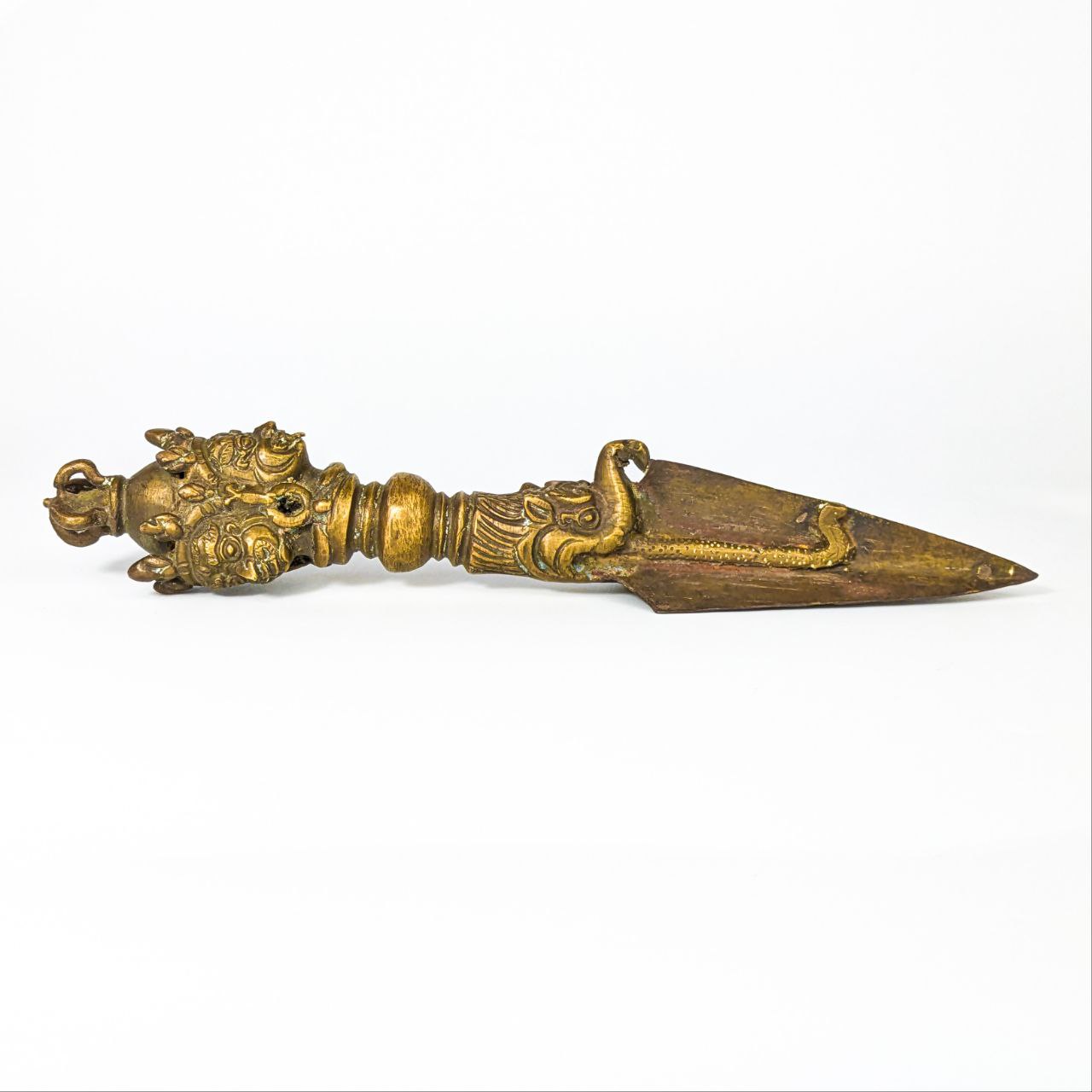 Daga o Phurba con Vajrakilaya y Makara, Tibet ca.1900