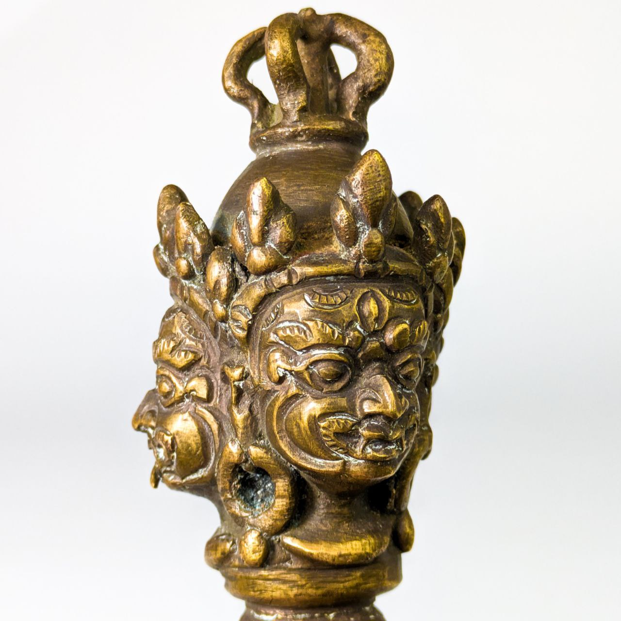 Daga o Phurba con Vajrakilaya y Makara, Tibet ca.1900