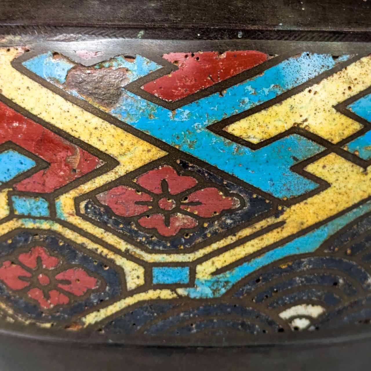 Jarrón de Cloisonne Japonés periodo Meiji (1868-1911)