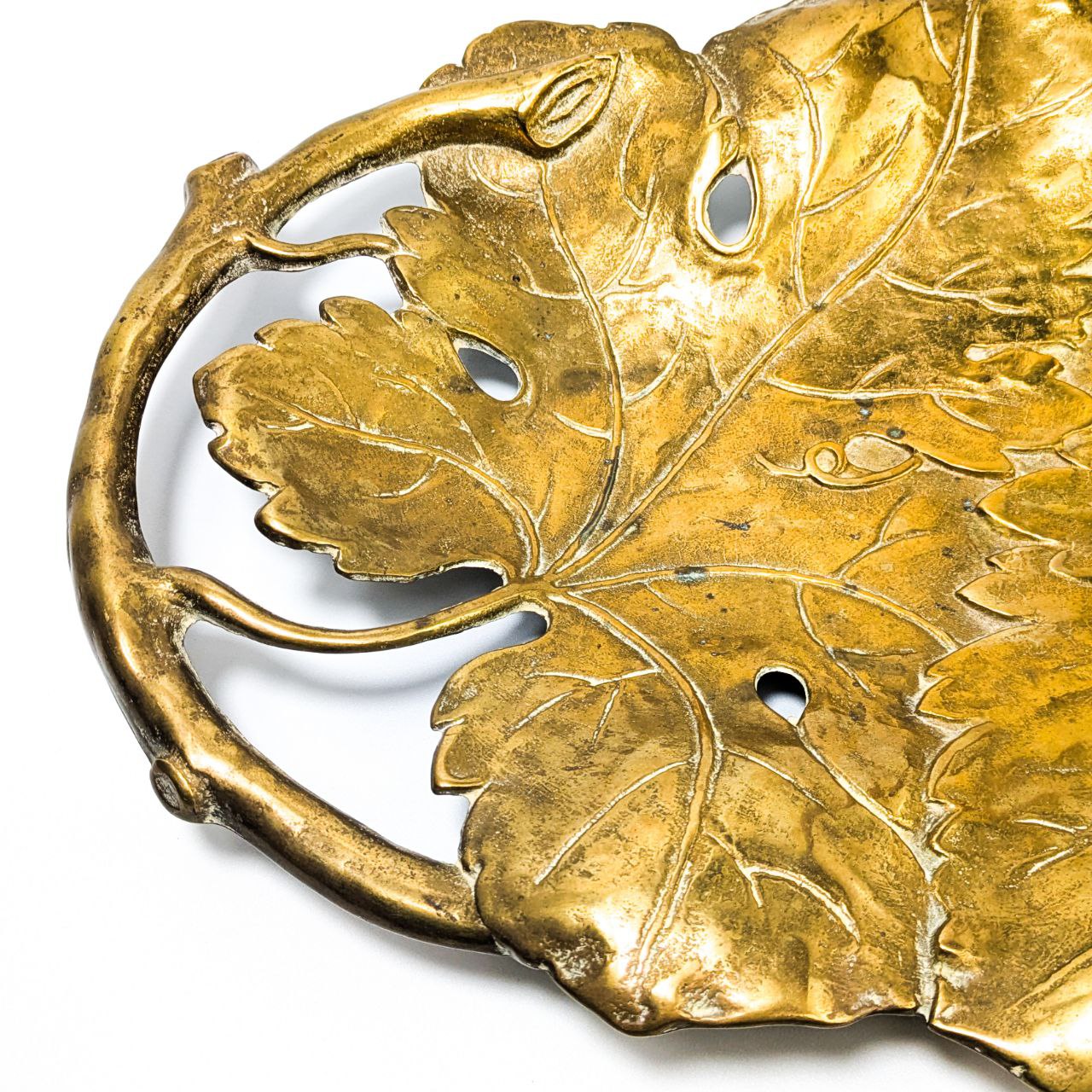 Bandeja frutera de bronce en forma de Hoja de Vid Art Nouveau Francesa c.1900