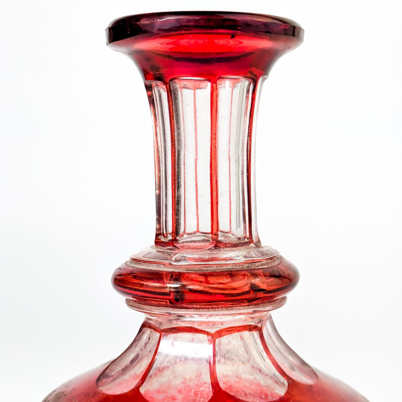 Decantador de Vidrio de Rubi de Bohemia c.1900