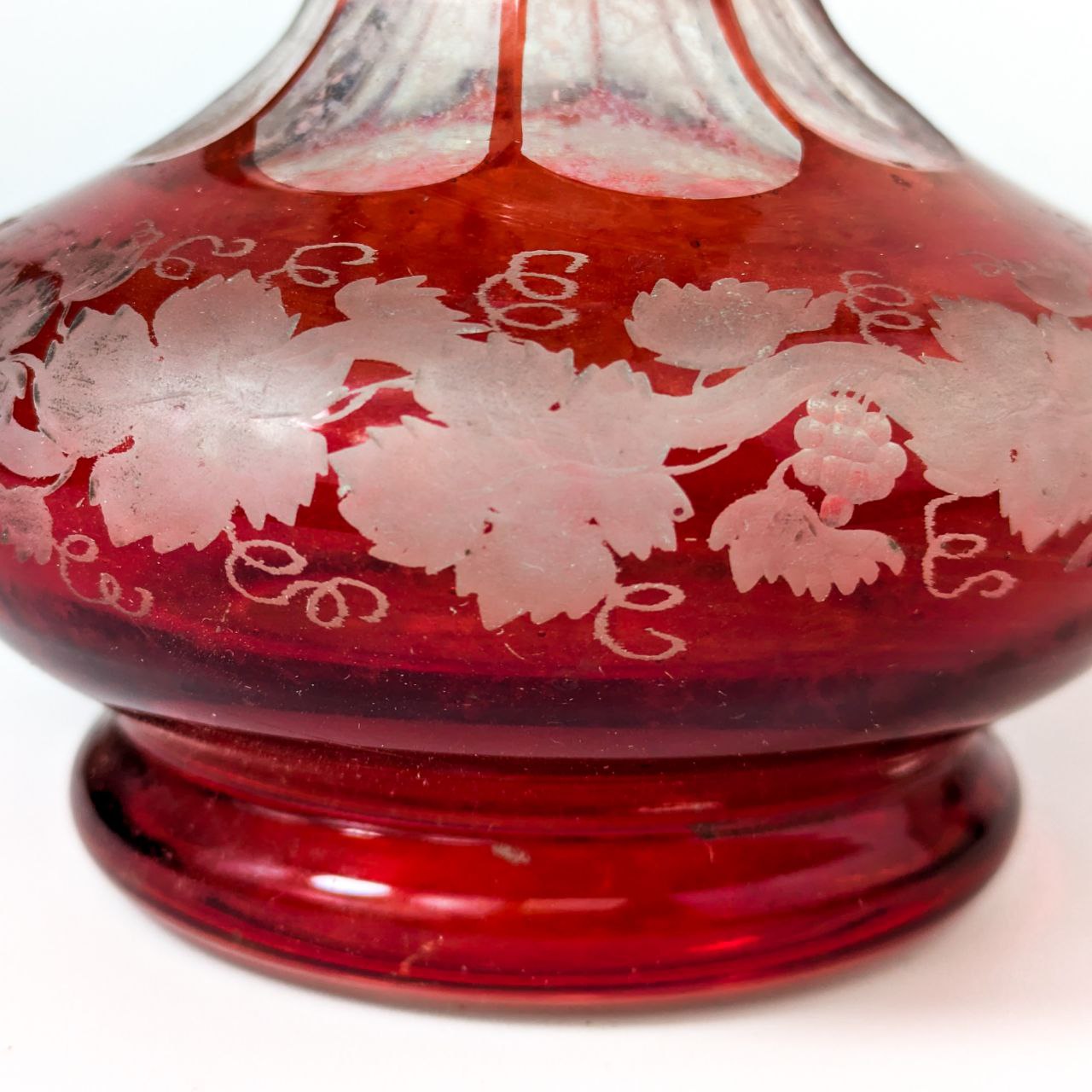 Decantador de Vidrio de Rubi de Bohemia c.1900