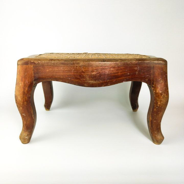 Reposapies de rejilla Época Isabelina (1833-1868)