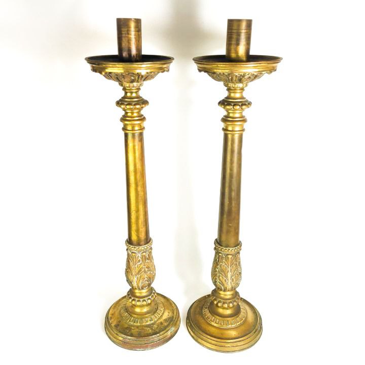 Pareja de Candeleros de Bronce estilo Neoclásico s.XIX