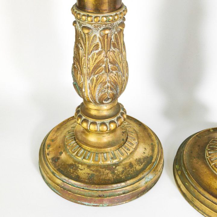 Pareja de Candeleros de Bronce estilo Neoclásico s.XIX