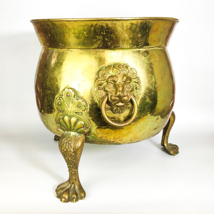 Macetero de bronce Victoriano de Garra de León, Inglaterra finales s.XIX