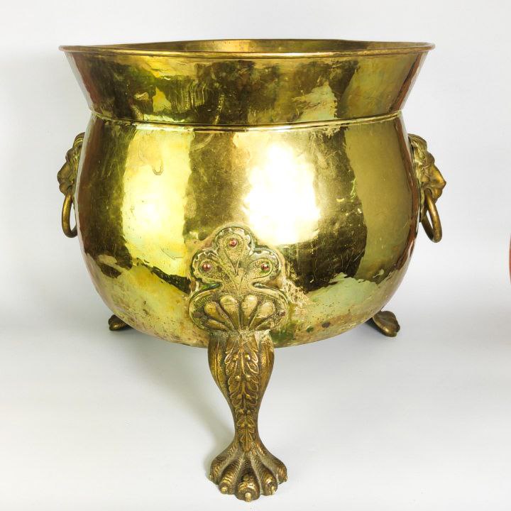 Macetero de bronce Victoriano de Garra de León, Inglaterra finales s.XIX