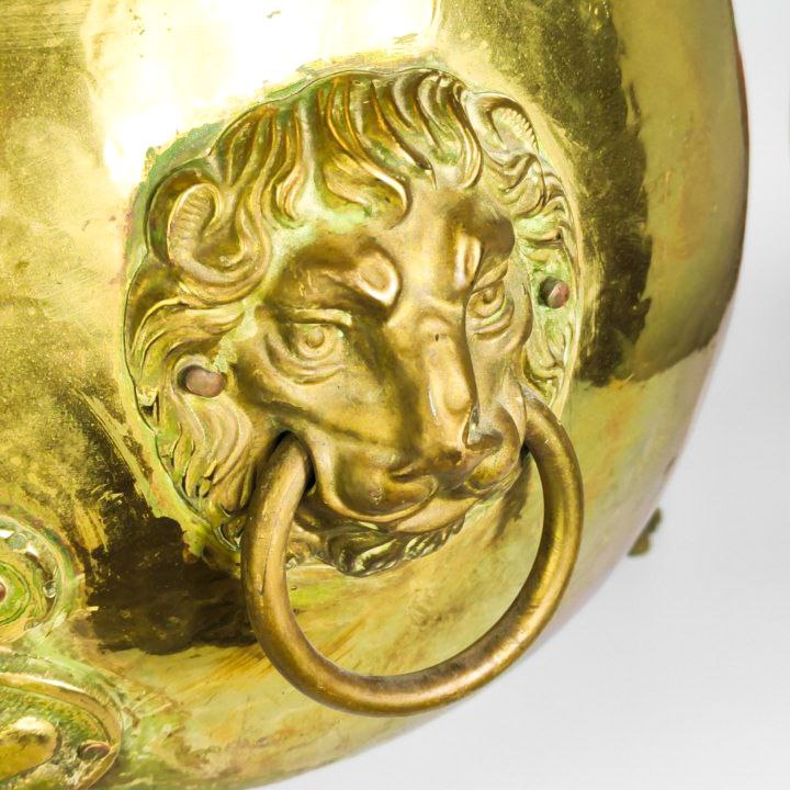 Macetero de bronce Victoriano de Garra de León, Inglaterra finales s.XIX