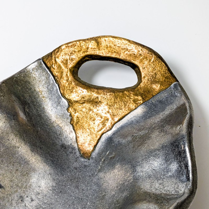 Vaciabolsillos Brutalista atribuído a David Marshall c.1980