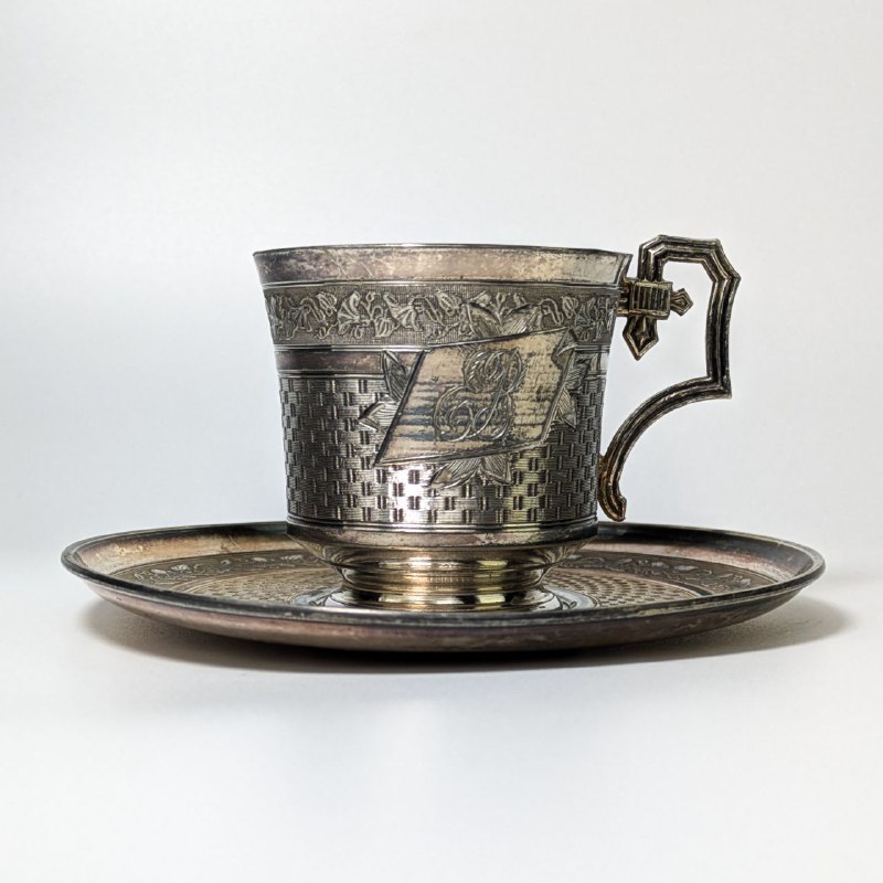 Taza Para Café con su plato Art Nouveau Bañada en Plata, Francia c.1900