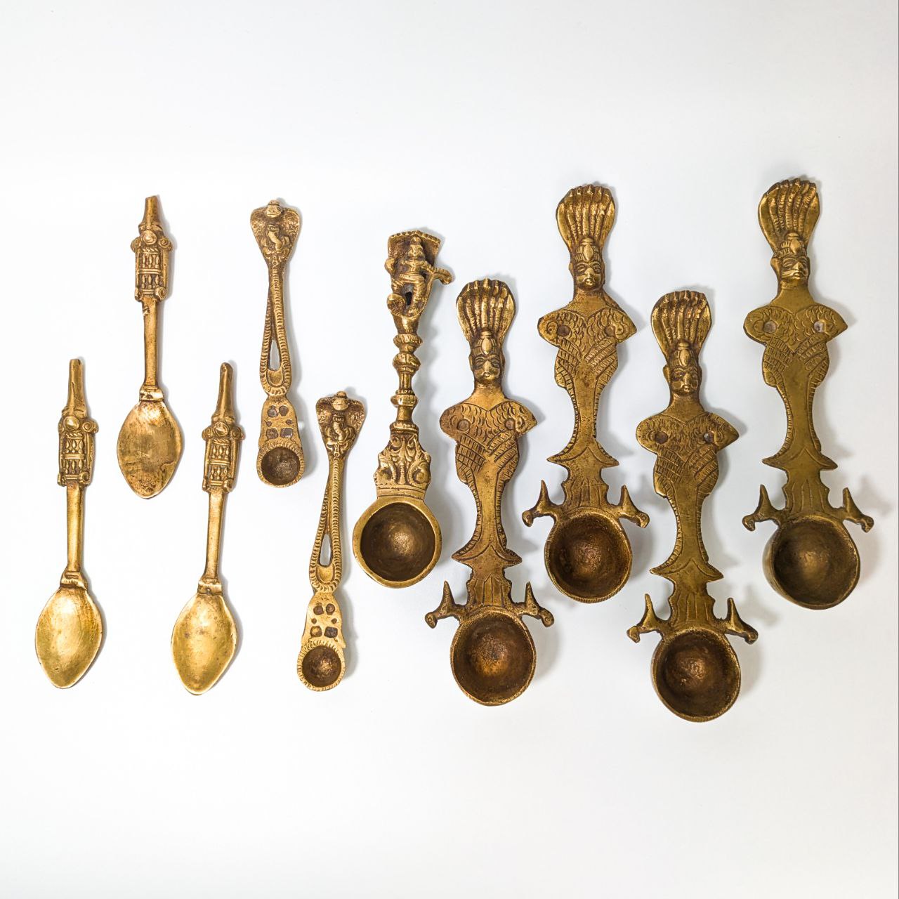 Cucharas para ritual hawan de bronce, India finales s.XIX