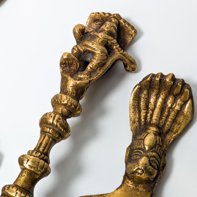 Cucharas para ritual hawan de bronce, India finales s.XIX