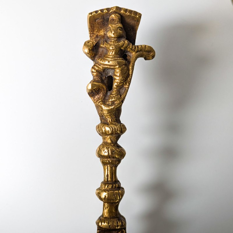 Cucharas para ritual hawan de bronce, India finales s.XIX