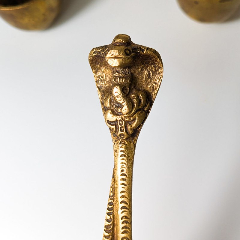 Cucharas para ritual hawan de bronce, India finales s.XIX