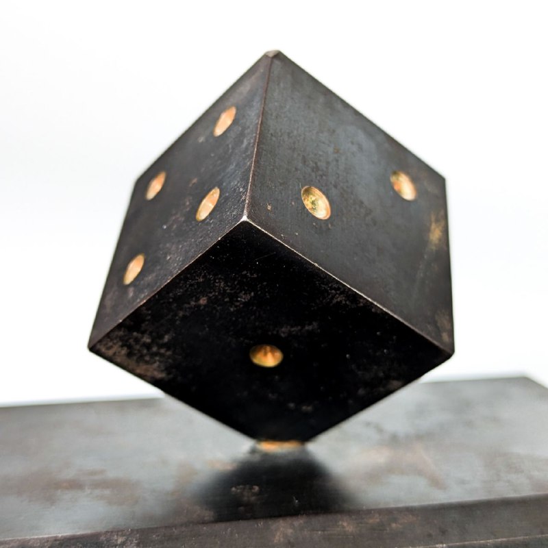 Pisapapeles de hierro con Dado midcentury modern c.1960