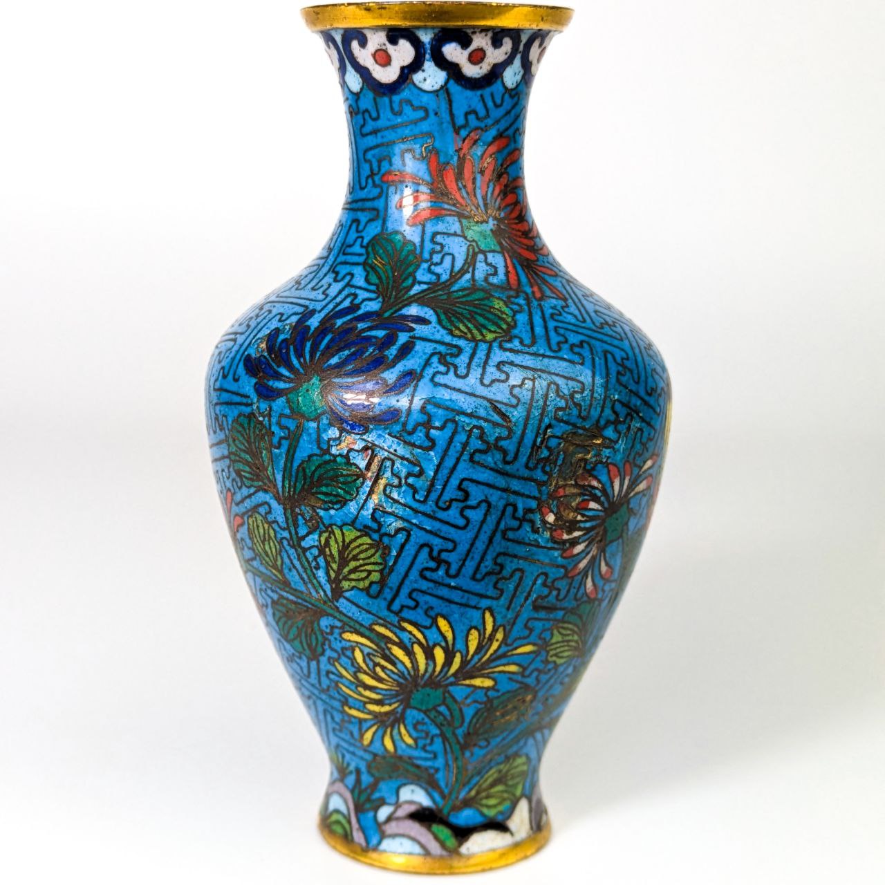 Jarrón Chino de Cloisonné Azul, Primera Republica de China (1911-1949)