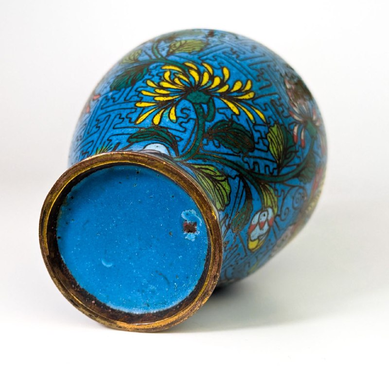 Jarrón Chino de Cloisonné Azul, Primera Republica de China (1911-1949)