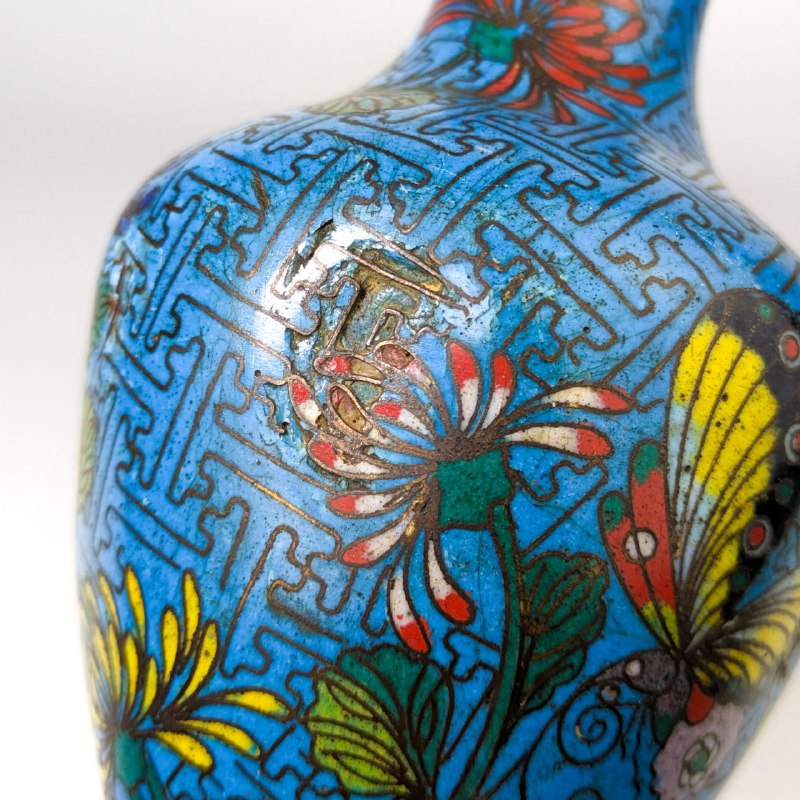 Jarrón Chino de Cloisonné Azul, Primera Republica de China (1911-1949)
