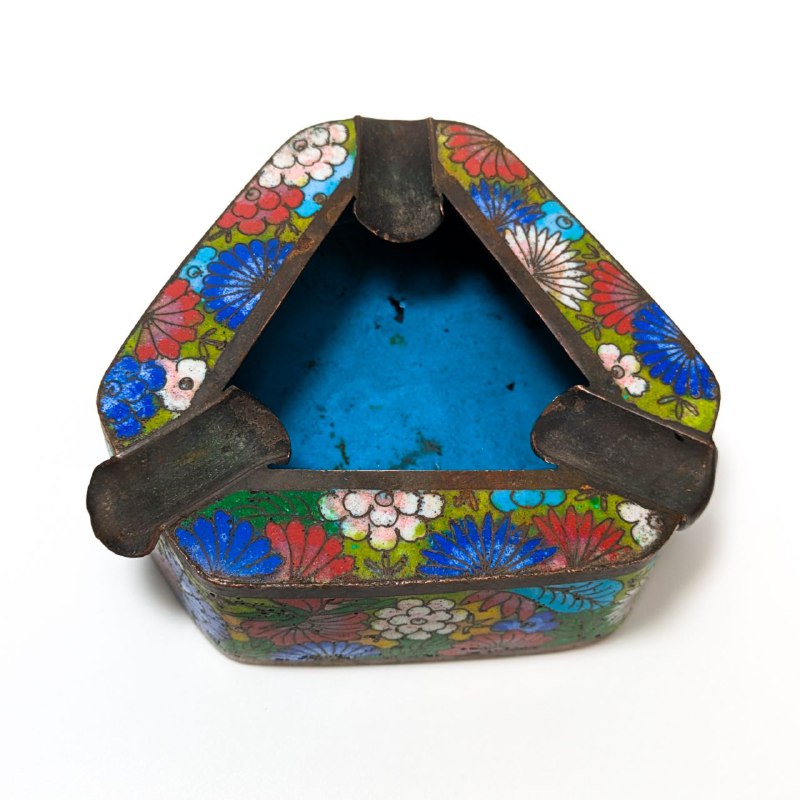 Cenicero Chino de Esmalte Cloisonné Primera República de China (1911-1949)