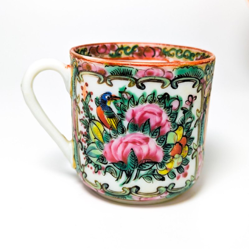 Platito con su taza China de porcelana de Cantón (1911-1949)