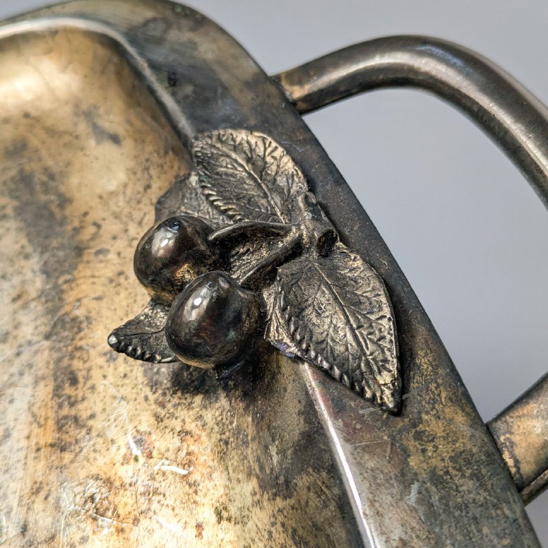 Bandeja de metal Plateado para desayunar